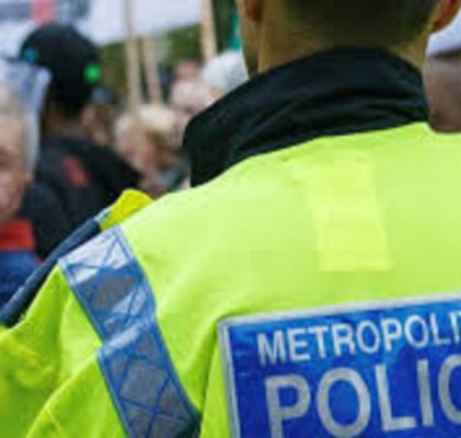 381. Eine Völkermord-Untersuchung hat begonnen