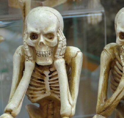 586. Chowanie zmarłych