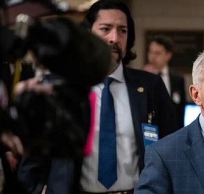 634. Kto wymyślił dystans społeczny?