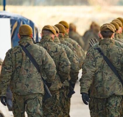 696. Jak dobrze być żołnierzem…