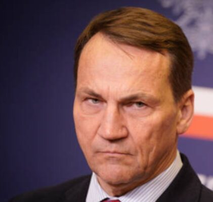 890. Sag danke, kleiner Mann!