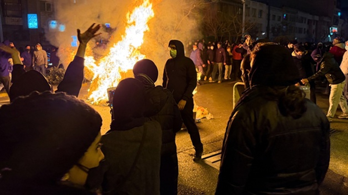 1167. Kupiona rewolucja