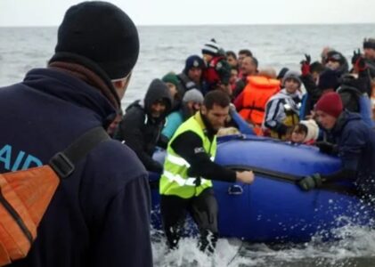 1347. Kto spędza migrantów do Europy?