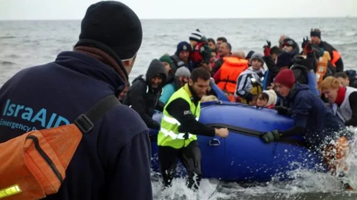 1319. Who is sending migrants to Europe?